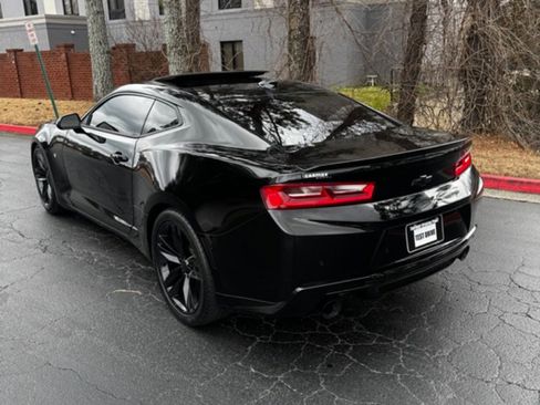 Used 2017 Chevrolet Camaro LT image 5