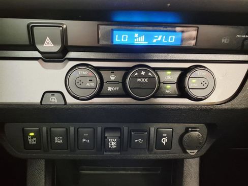 Used 2021 Toyota Tacoma TRD Off-Road w/ Technology Package RWD image 20