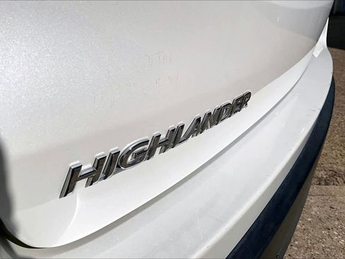 Used 2018 Toyota Highlander Plus image 28