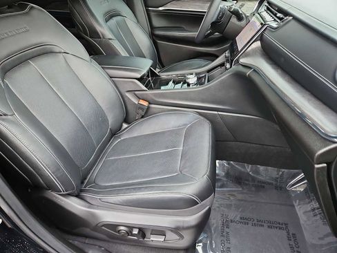 Used 2023 Jeep Grand Cherokee Overland image 23