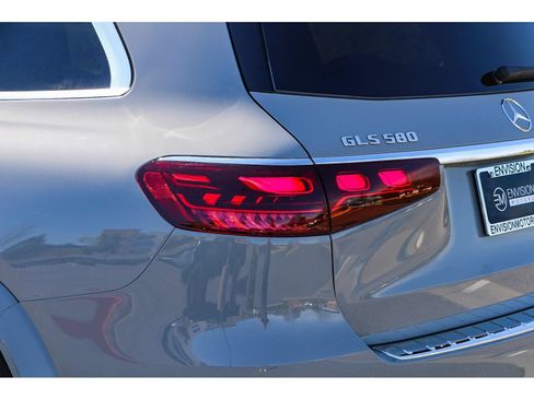 New 2026 Mercedes-Benz GLS 580 4MATIC image 11
