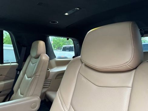 Used 2020 Cadillac Escalade Platinum AWD/4WD image 13