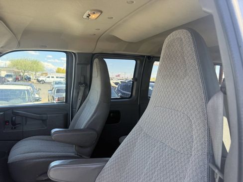 Used 2018 GMC Savana 3500 LT w/ LT Preferred Equipment Group image 21