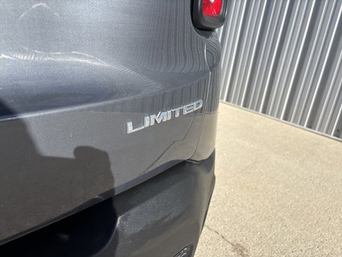 Used 2023 Jeep Renegade Limited image 10