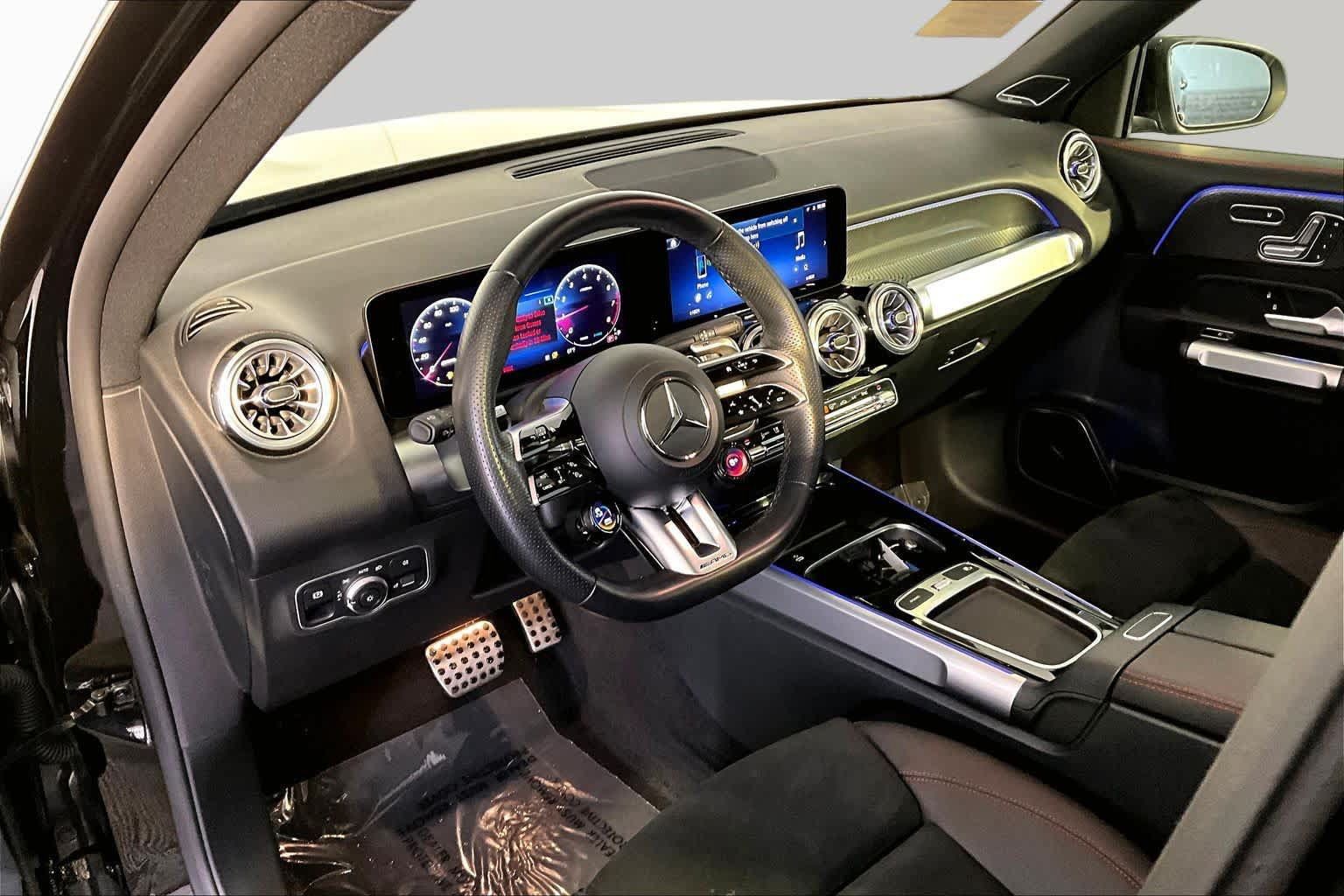 Certified 2025 Mercedes-Benz GLB 35 AMG 4MATIC image 18