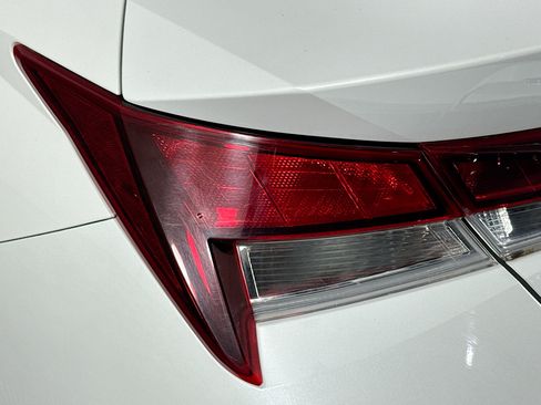 Used 2022 Hyundai Elantra SEL w/ Convenience Package FWD image 35