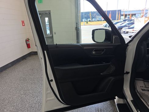 New 2026 INFINITI QX80 4WD w/ Sport Exterior Package image 33