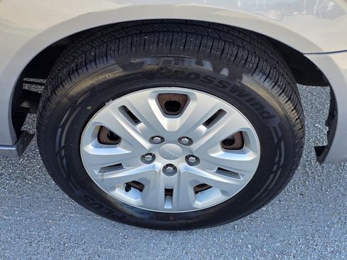 Used 2019 Dodge Grand Caravan SE w/ UConnect Hands-Free Group image 29