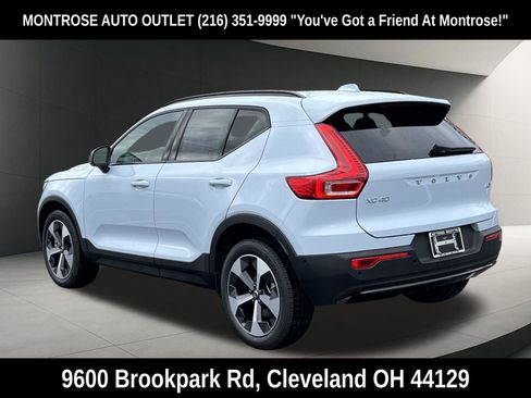 New 2026 Volvo XC40 B5 Plus w/ Climate Package AWD/4WD image 3