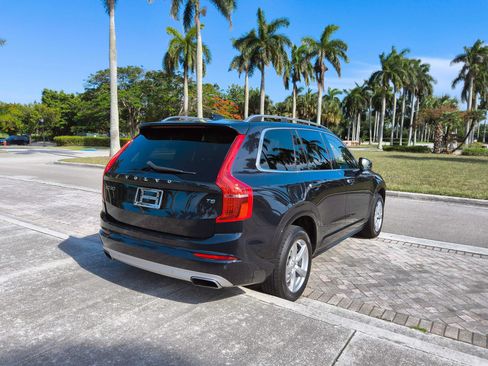 Used 2017 Volvo XC90 T5 Momentum w/ Vision Package FWD image 7