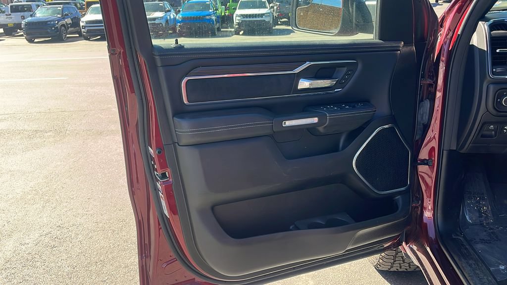 Used 2025 RAM 1500 Laramie AWD/4WD image 9