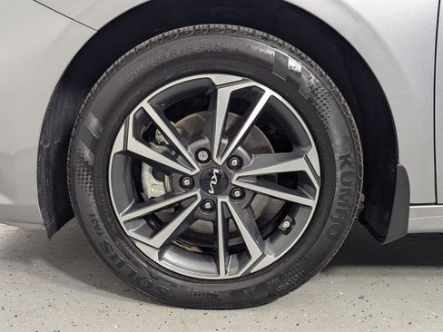 Used 2024 Kia Forte LXS image 9