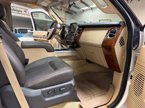 Used 2015 Ford F250 King Ranch w/ FX4 Off-Road Package AWD/4WD image 35