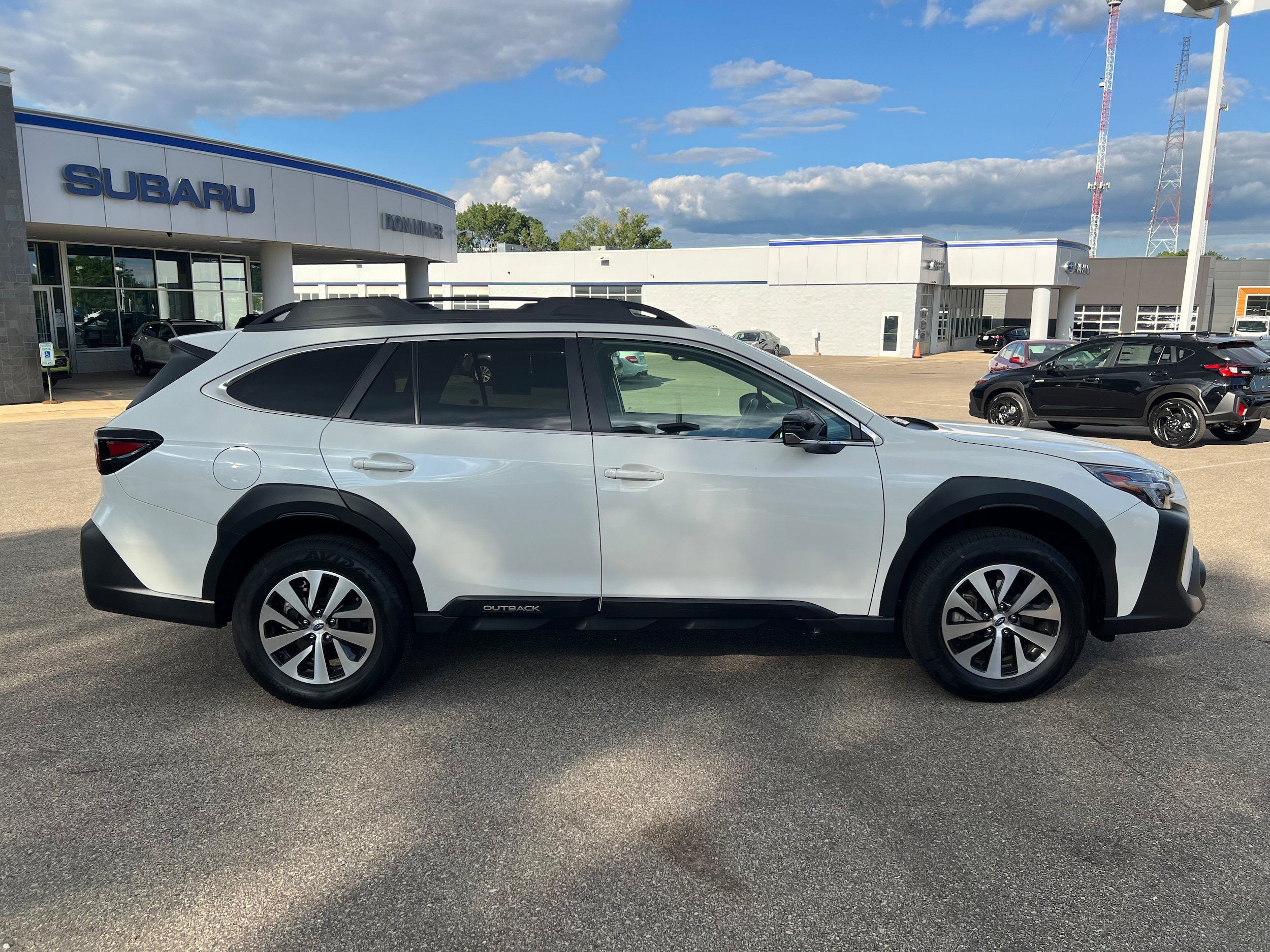 Certified 2025 Subaru Outback Premium AWD/4WD image 8