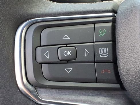 Used 2024 Jeep Wagoneer L Series II AWD/4WD image 32
