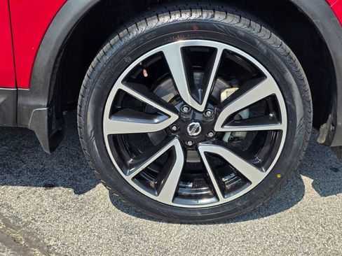 Used 2018 Nissan Rogue Sport SL FWD image 17