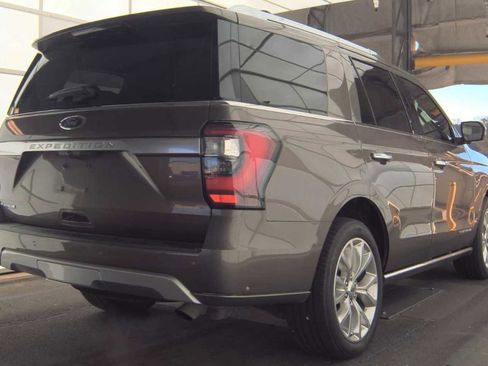 Used 2018 Ford Expedition Platinum image 4