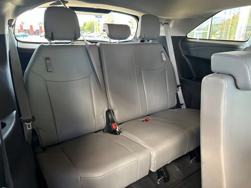 Certified 2025 Toyota Sienna XLE FWD image 15