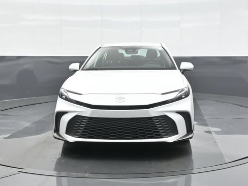 Used 2026 Toyota Camry SE FWD image 2