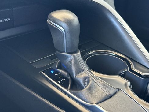 Used 2019 Toyota Camry SE image 18