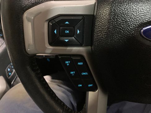Used 2016 Ford F150 Lariat w/ Equipment Group 502A Luxury AWD/4WD image 28