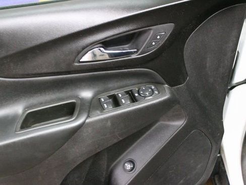 Used 2021 Chevrolet Equinox LT image 13