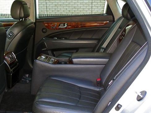 Used 2011 Hyundai Equus Ultimate RWD image 17