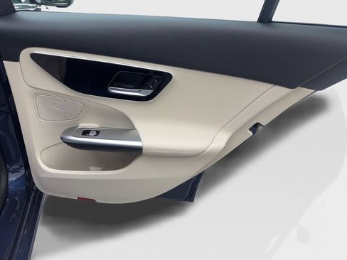 Used 2024 Mercedes-Benz C 300 Sedan image 40