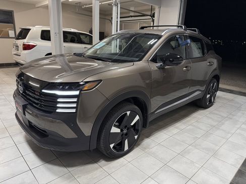 New 2026 Nissan Kicks SR w/ Cold Weather Package image 1