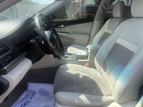Used 2013 Toyota Camry XLE w/ Leather Pkg FWD image 10