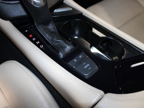 Used 2018 Cadillac CTS Luxury RWD image 20