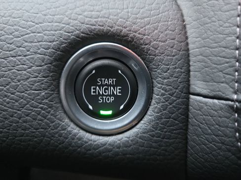 Certified 2024 GMC Yukon Denali image 21