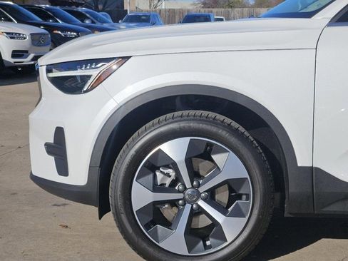 Certified 2025 Volvo XC40 B5 Core w/ Protection Package Premier image 4