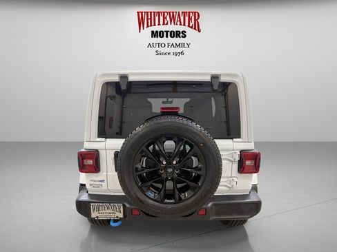 Used 2022 Jeep Wrangler Unlimited Sahara w/ Cold Weather Group image 3