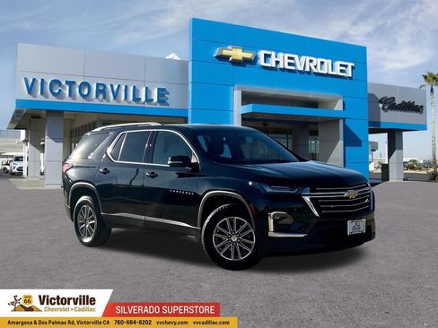 Certified 2023 Chevrolet Traverse LT FWD image 1
