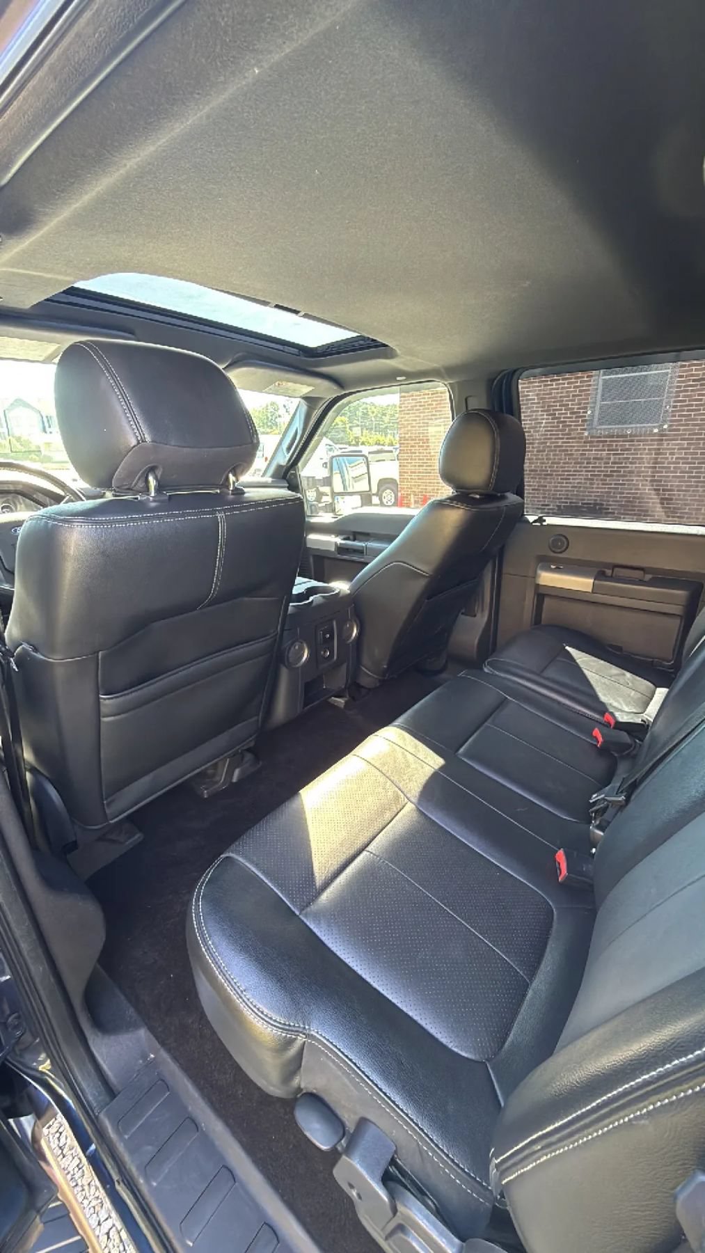 Used 2015 Ford F250 Lariat w/ Lariat Ultimate Package AWD/4WD image 39