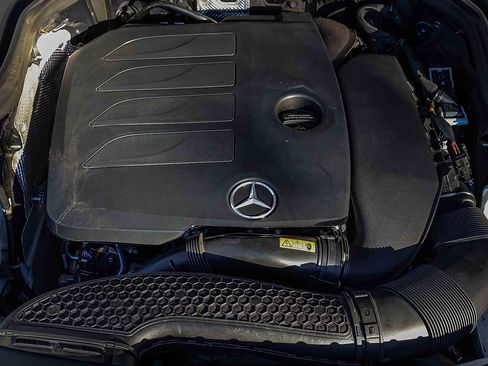 Used 2022 Mercedes-Benz GLC 300 4MATIC image 29