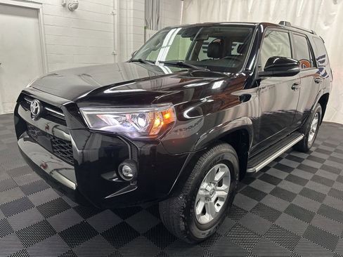 Used 2022 Toyota 4Runner SR5 Premium w/ Moonroof Package AWD/4WD image 2