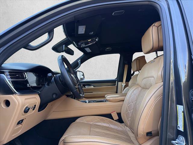 Used 2024 Jeep Grand Wagoneer Series III w/ Rear Seat Video Group 1 AWD/4WD image 11