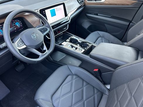 New 2026 Volkswagen Atlas SE image 8