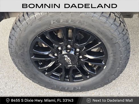 Used 2022 Chevrolet Silverado 2500 High Country w/ Z71 Off-Road Package image 11