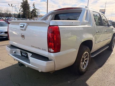 Used 2008 Cadillac Escalade EXT image 6