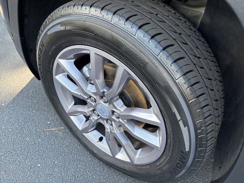 Used 2024 GMC Terrain SLT image 35