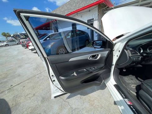 Used 2015 Nissan Sentra SR w/ SR Premium Package FWD image 6