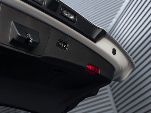 Certified 2025 Porsche Cayenne Coupe image 29