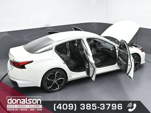 Used 2023 Nissan Altima 2.5 SR FWD image 25