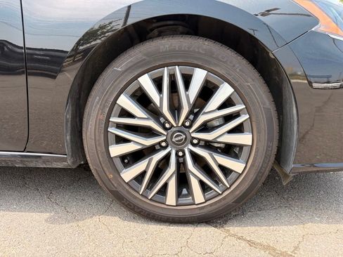 Used 2025 Nissan Altima 2.5 SV FWD image 30