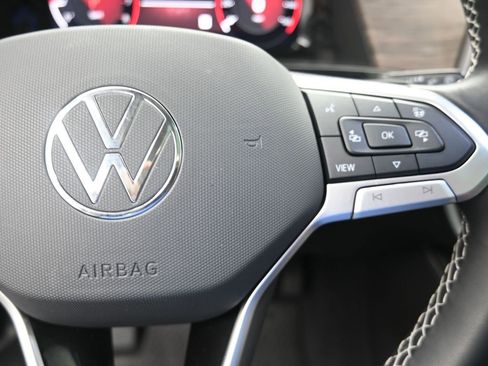 Used 2025 Volkswagen Atlas SEL image 15