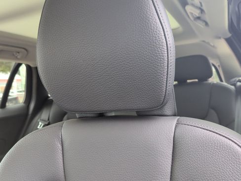 Used 2025 Volvo V60 B5 Cross Country Plus image 31