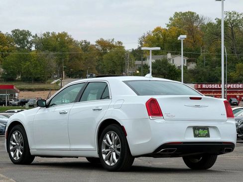 Used 2020 Chrysler 300 Limited image 2